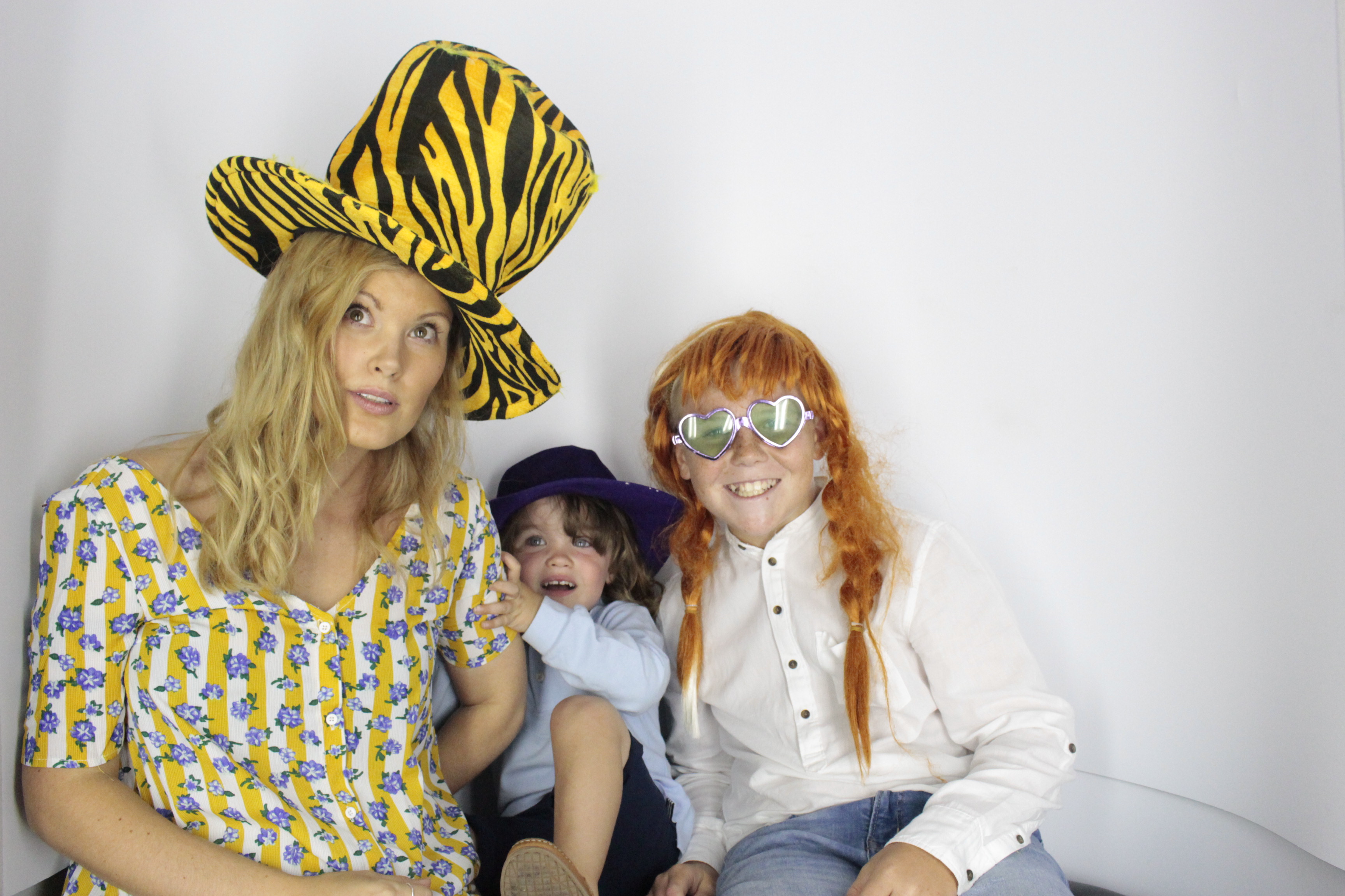 Nadine 40th Birthday  | View more photos from the event at gallery.myphotoboothexperience.co.uk/u/MyPhotoBoothExperienceLtd/Nadine-40th-Birthday